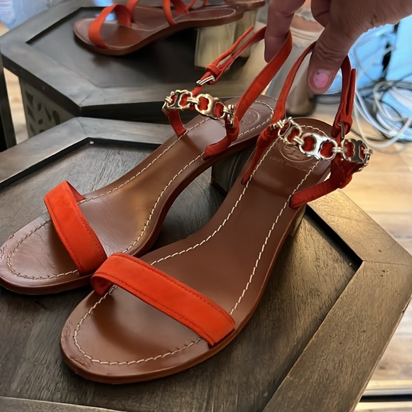 🛑 1 hour sale. Tory Burch, Orange Sandals with Chain Detail, 6.5. Worn once. - Picture 12 of 12